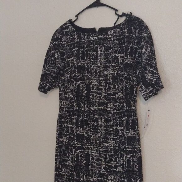 Maggy London Black White Hatched - Picture 2 of 9